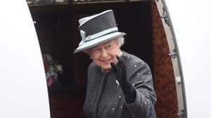 The Queen Is Looking For A New PA To Travel The World With Her And Get Paid £35,000