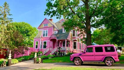 This Giant Pink House In Hudson Is The Ultimate Getaway