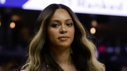 Beyoncé's Unamused Reaction To A Woman Talking To Jay-Z Has Twitter In A Frenzy