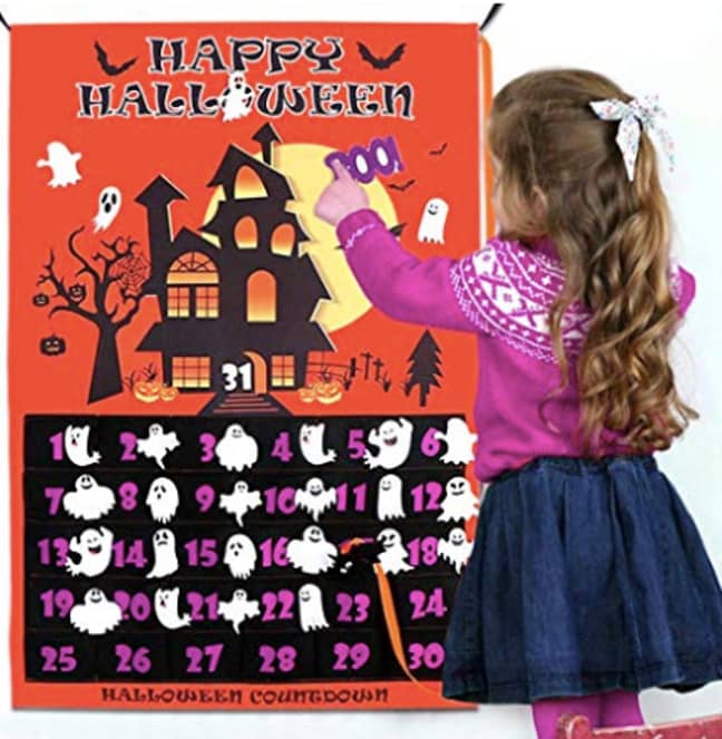 Halloween advent calendars can be as simple as a wall hanging (Credit: Amazon/ Ourwarm)