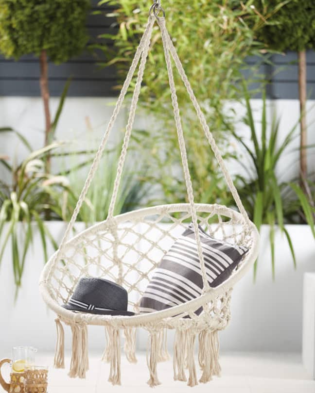 Aldi's hanging rope chair is back in stock (Credit: Aldi)
