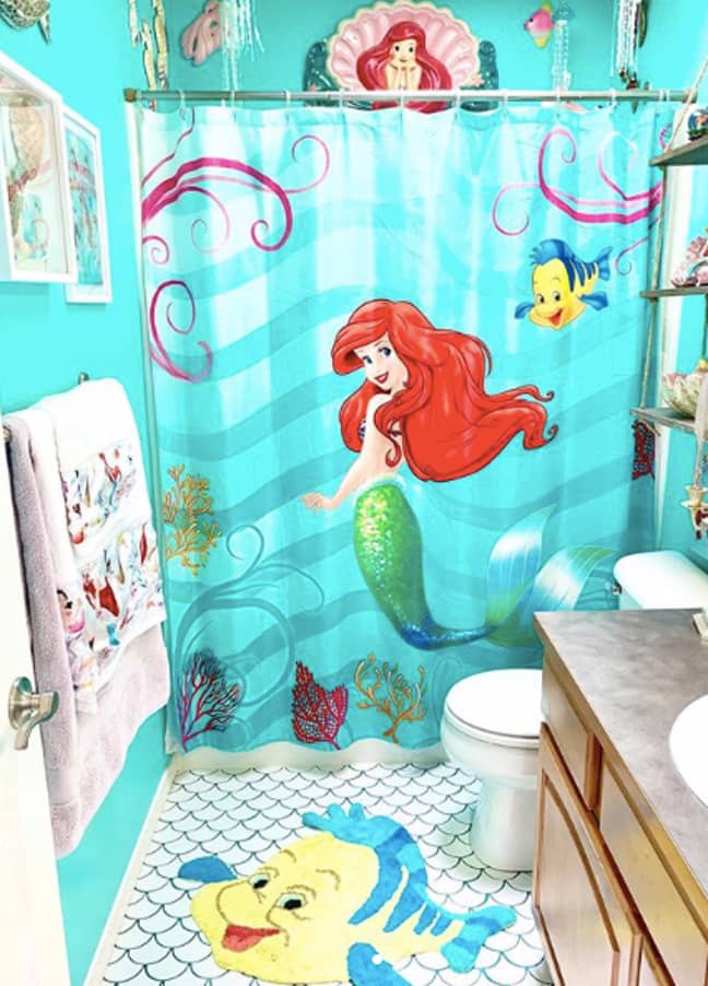 The Ariel-themed bathroom (Credit: Instagram/kelseymichelle85)