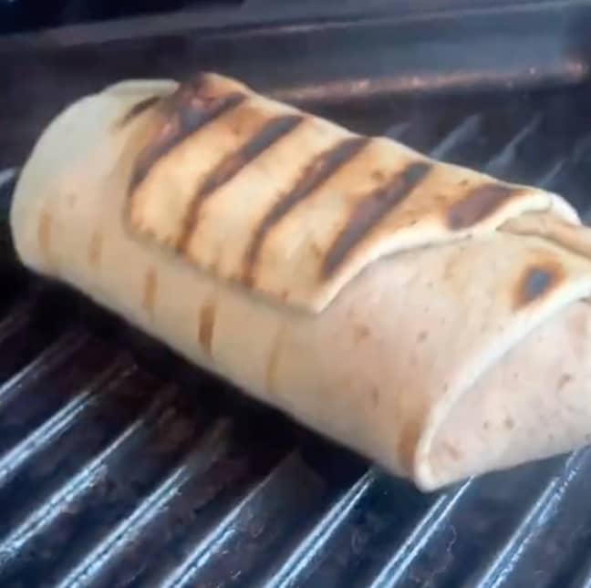 We're seriously craving a burrito now (Credit: TikTok/@@f0hnzie)
