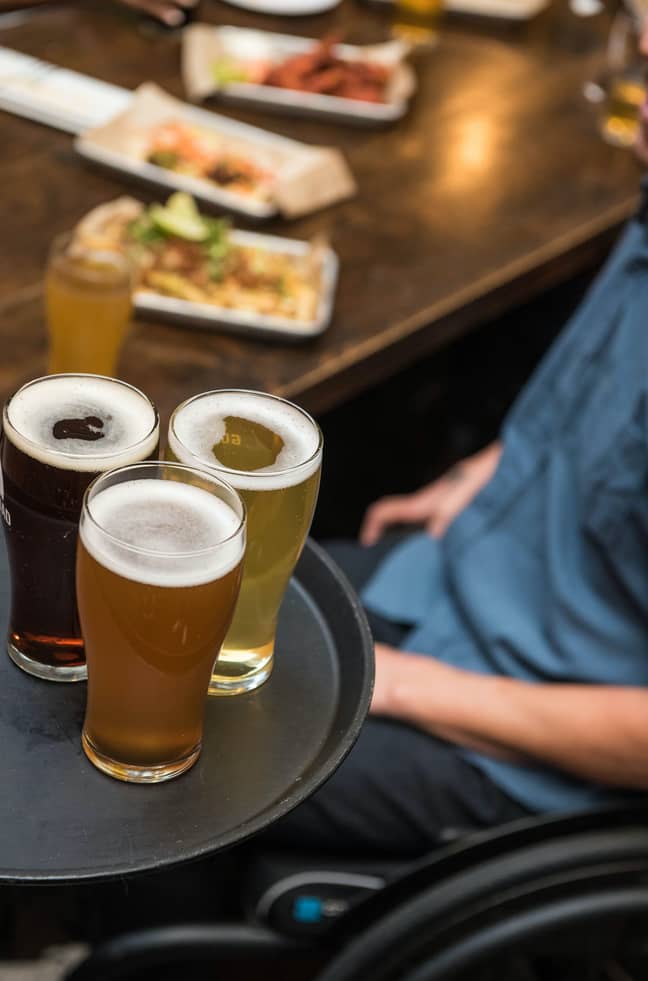 You and five loved ones can have a free meal at the pub with this role (Credit: Pexels - ELEVATE)
