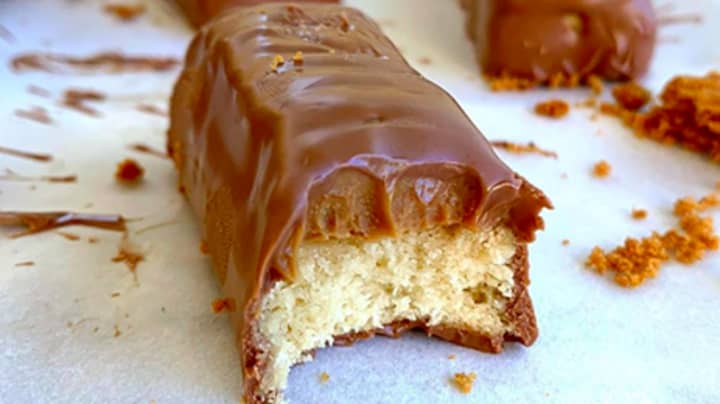 ​This Woman Made Biscoff Twix From Home And It's So Easy