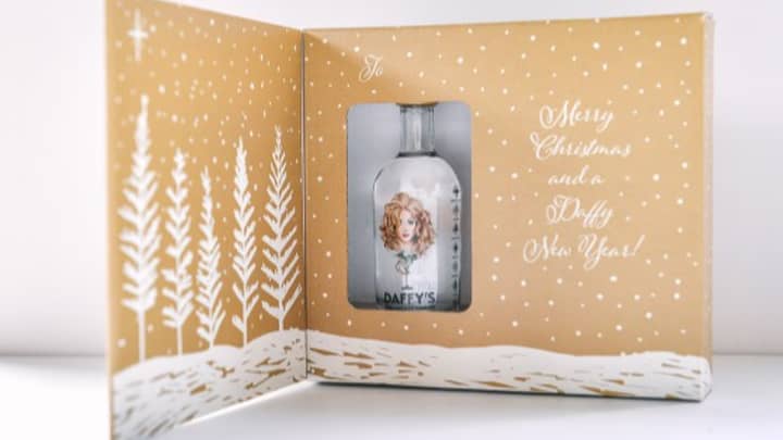 ​You Can Now Send Your Best Friend A Personalised Gin-Filled Christmas Card