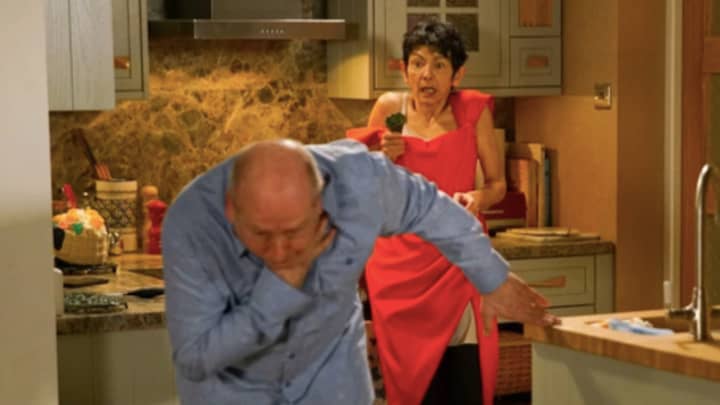 'Coronation Street': Yasmeen Stabs Geoff After He Attacks Her With A Knife