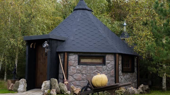 You Can Now Stay In A Harry Potter-Themed Lodge Called 'Hagrid's Hideaway'