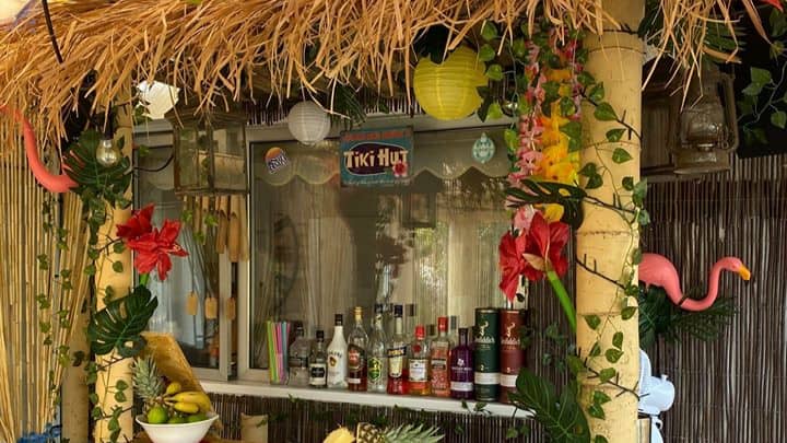 People Are Making Tiki Bars In Their Gardens