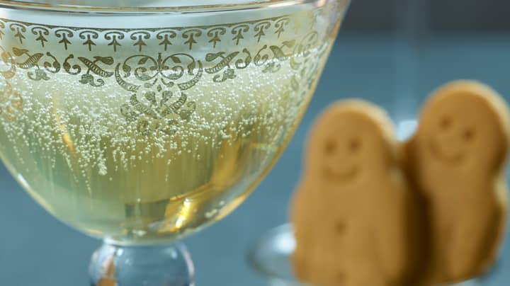 ASDA Is Releasing A Shimmery £12 Gingerbread Gin For Christmas